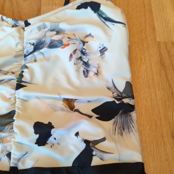 Athleta Polynesia One Piece Swimsuit Womens Medium Off White Floral Halter - Picture 3 of 7